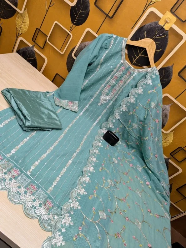 লাক্সারি জর্জেট সিকুয়েন্স 4 পিস ড্রেস